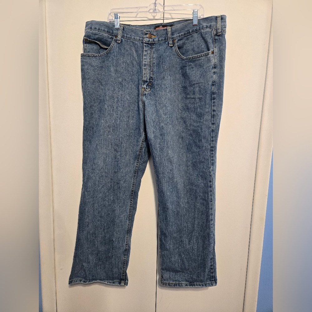 Lee Men’s Relaxed Fit‎ Straight Jeans in Medium Blue Size 42×30